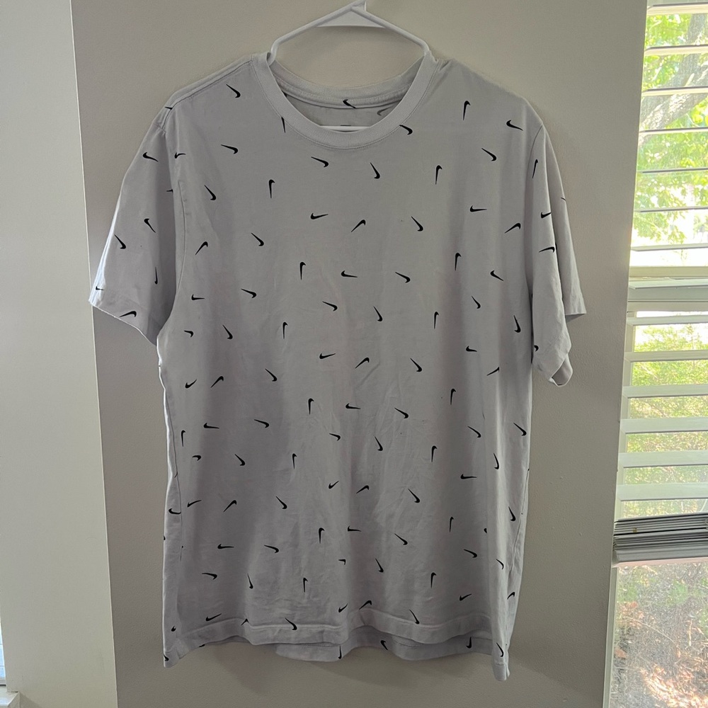 Nike White Short Sleeve Tee with Mini Print - Picture 2 of 6